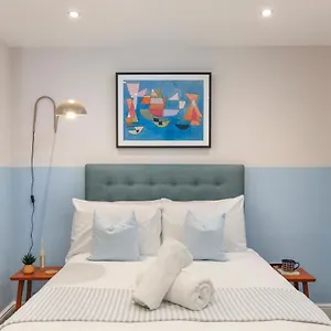 Apartment Coastal Chic Retreat In, Brighton