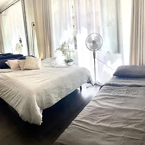 Cozy Chatelet , Paris France